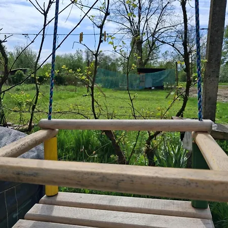 Garden For Two People With Additional River Site To Put Up Your Tent Price Includes Two Bicycles For Amazing Views And Two Water Floats For Mega River Run Check My Video On Youtube By Writing To Find And Use Your In * 卢布尔雅那